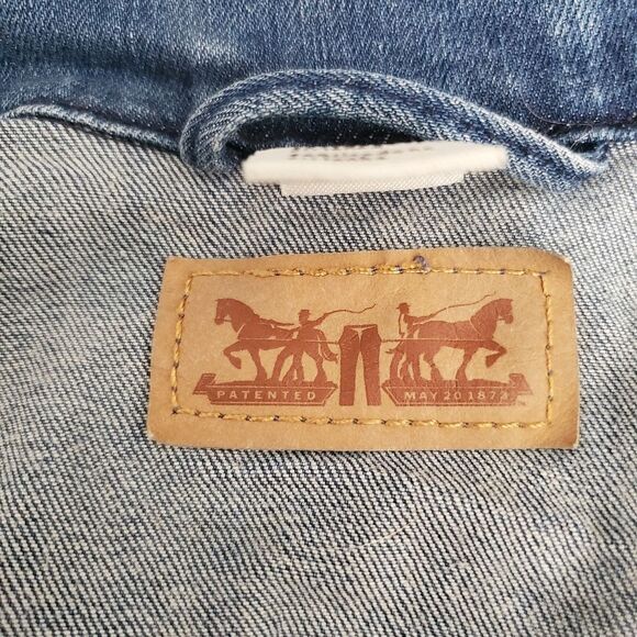 Levi's Ombre Denim Jacket Vest Women's Size Medium - Picture 3 of 7